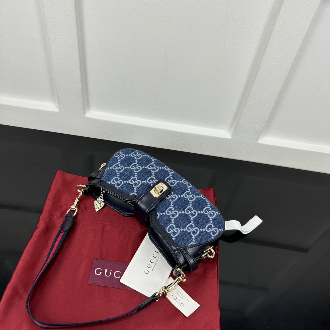 Gucci Hobo Bags